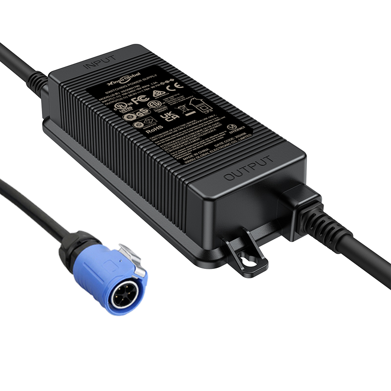 29.2V2A磷酸鐵鋰電池充電器IP67防水游泳池清潔機(jī)器人充電器