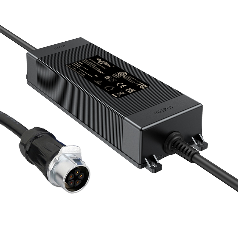 29.4V12A大功率鋰電池充電器戶外電動(dòng)割草機(jī)IP67防水充電器